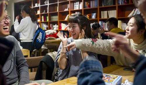 扑克干瞪眼规则详解(扑克牌干瞪眼玩法与规则)